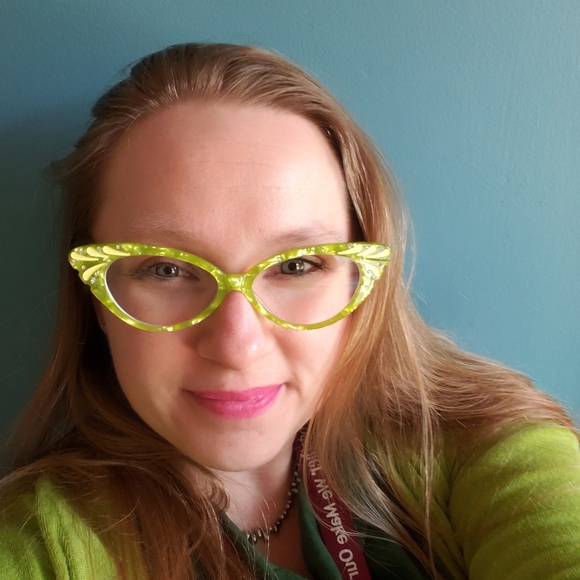 Meet your Posher, Gwendolyn - Picture 4 of 5